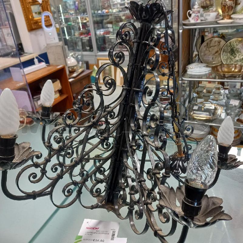LAMPADARIO IN FERRO BATTUTO  | Mercatino dell'Usato Moncalieri - fr. moriondo 2