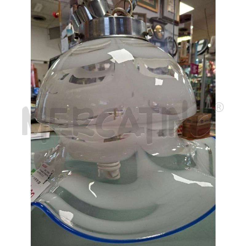 LAMPADARIO MURANO BIANCO BORDO BLU VINTAGE | Mercatino dell'Usato Moncalieri - fr. moriondo 2