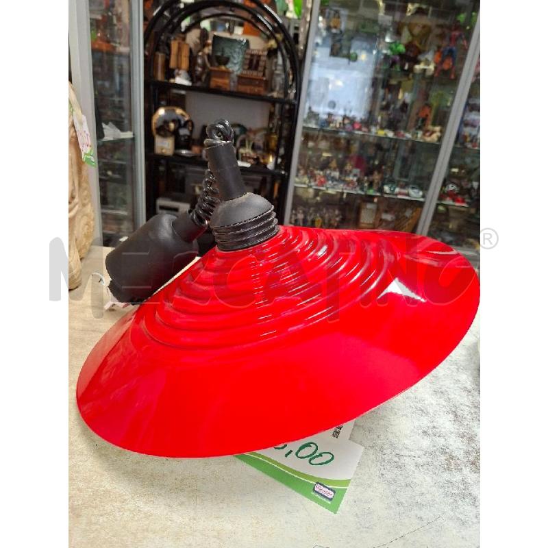 LAMPADARIO ROSSO IN METALLO | Mercatino dell'Usato Moncalieri - fr. moriondo 1