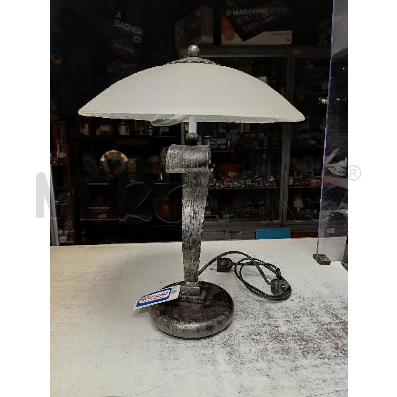 LAMPADA FERO NERO PARALUME VETRO | Mercatino dell'Usato Moncalieri - fr. moriondo 1