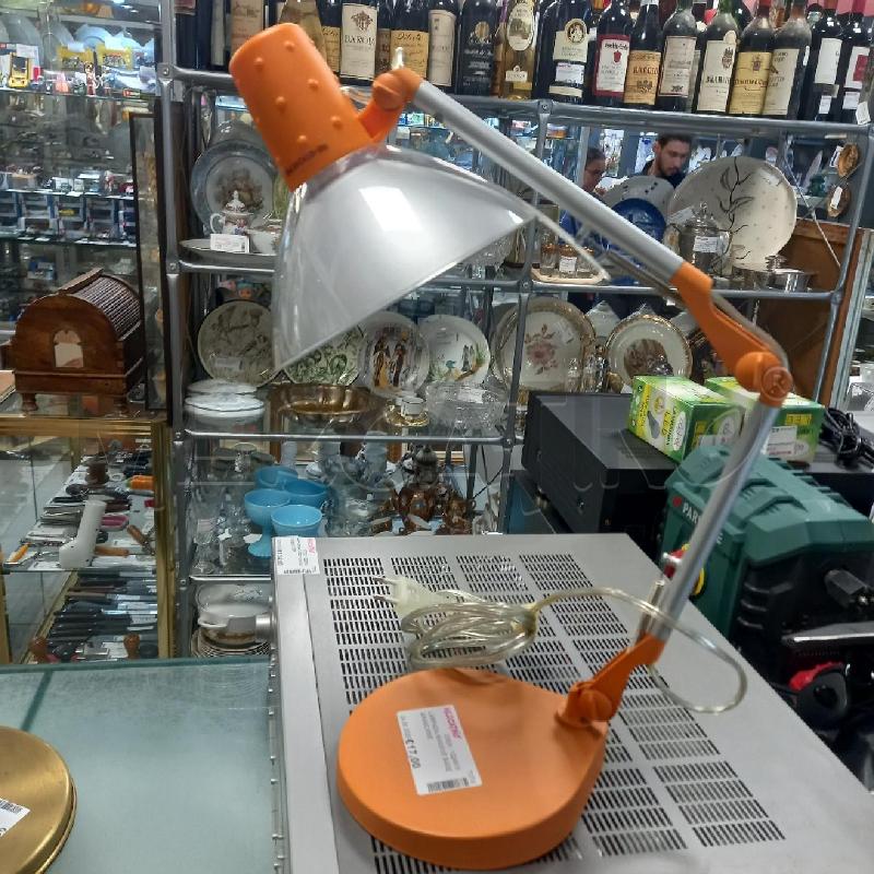 LAMPADA MASSIVE BASE ARANCIONE | Mercatino dell'Usato Moncalieri - fr. moriondo 1