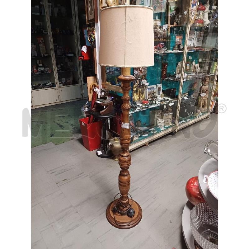LAMPADA PIANTANA LEGNO | Mercatino dell'Usato Moncalieri - fr. moriondo 1