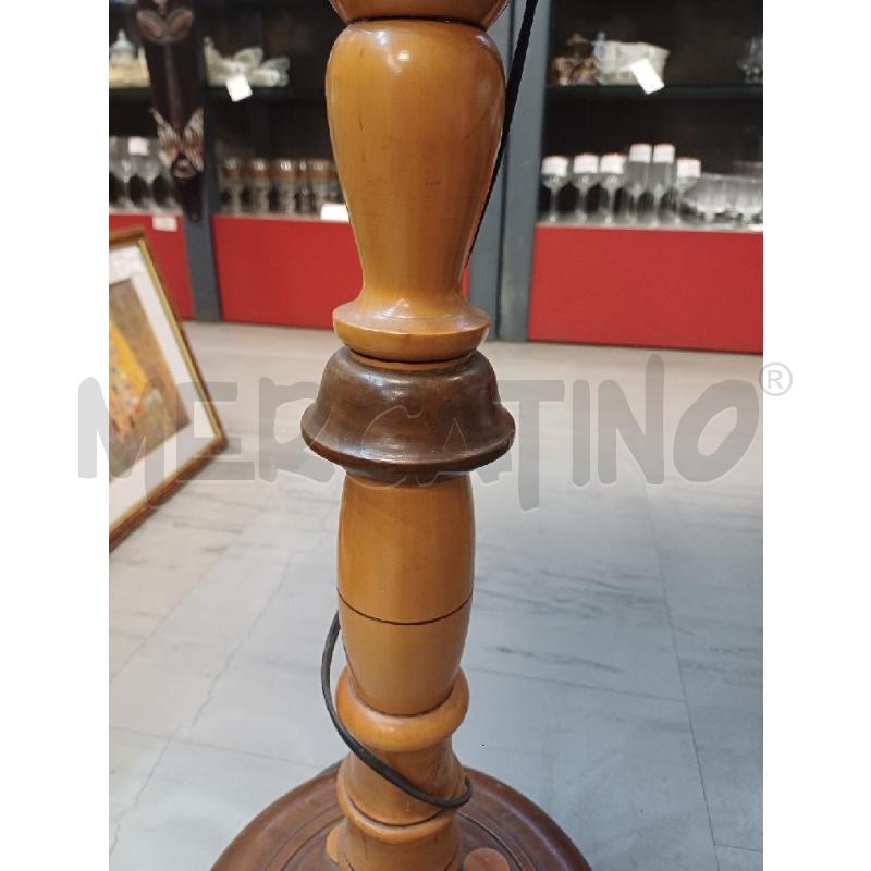 LAMPADA PIANTANA LEGNO LAVORATO  | Mercatino dell'Usato Moncalieri - fr. moriondo 3