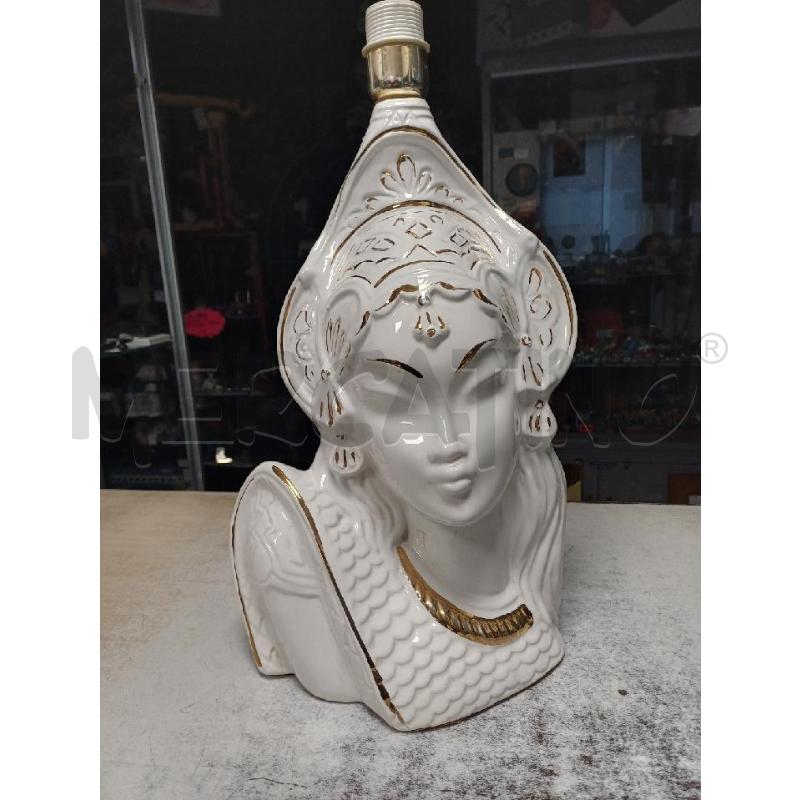 LAMPADA VISO DAMA BIANCA  | Mercatino dell'Usato Moncalieri - fr. moriondo 1