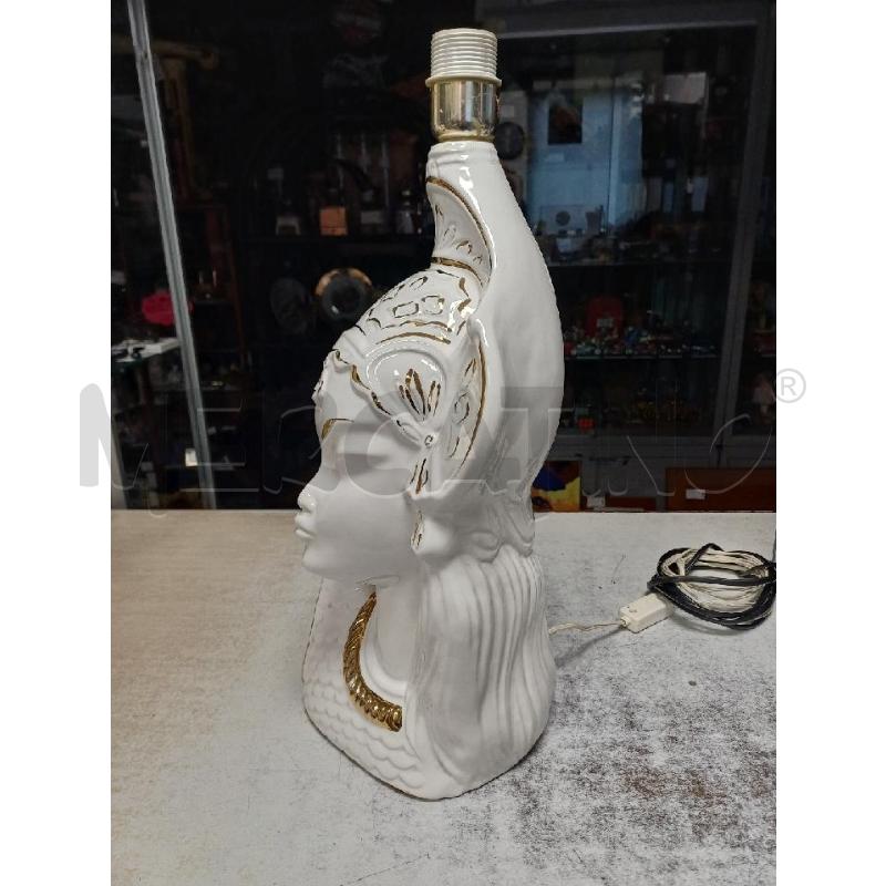 LAMPADA VISO DAMA BIANCA  | Mercatino dell'Usato Moncalieri - fr. moriondo 3