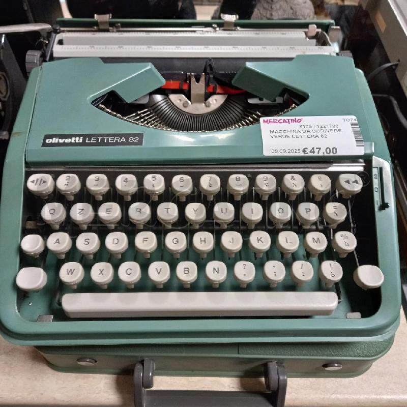 MACCHINA DA SCRIVERE VERDE LETTERA 82 OLIVETTI  | Mercatino dell'Usato Moncalieri - fr. moriondo 1