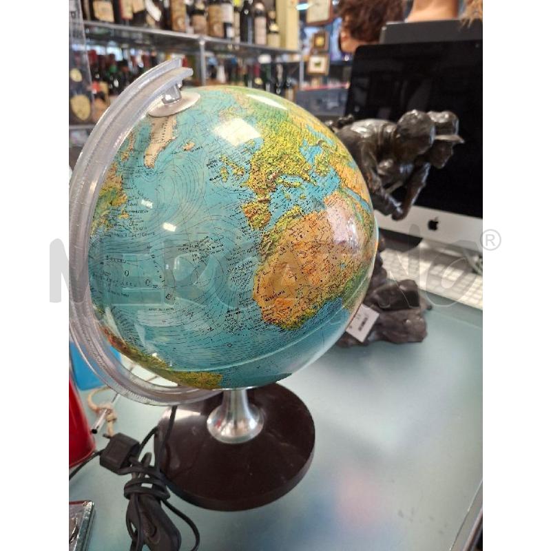 MAPPAMONDO LAMPADA 1 IN THE WORLD | Mercatino dell'Usato Moncalieri - fr. moriondo 3