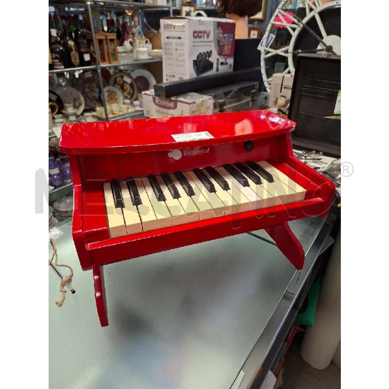 PIANOLA ROSSA ITS MAGICAL A BATTERIA  | Mercatino dell'Usato Moncalieri - fr. moriondo 1