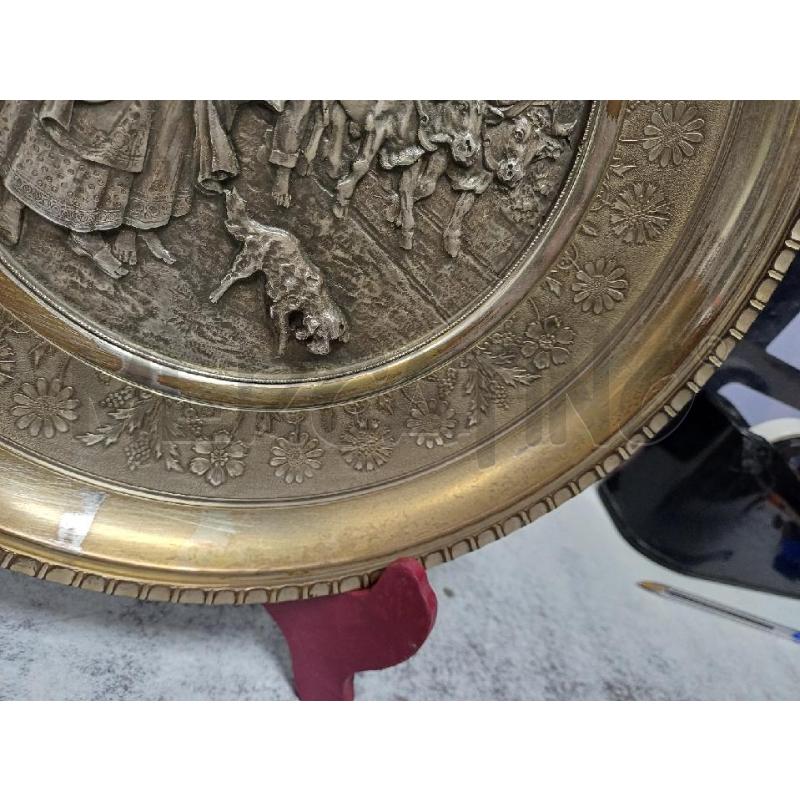 PIATTO METALLO AGRICOLTORI IN RILIEVO | Mercatino dell'Usato Moncalieri - fr. moriondo 3
