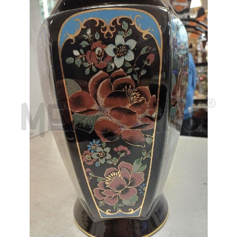 POTICHE VASO NERO FG | Mercatino dell'Usato Moncalieri - fr. moriondo 2