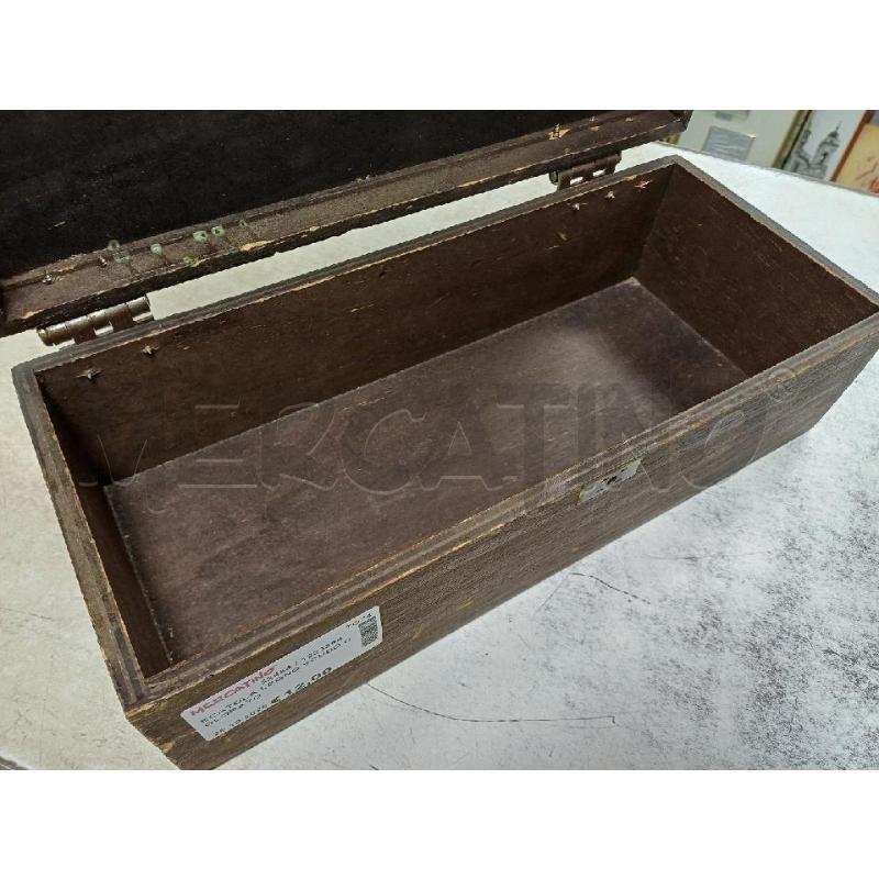 SCATOLA LEGNO SCUDO COLORATO | Mercatino dell'Usato Moncalieri - fr. moriondo 4