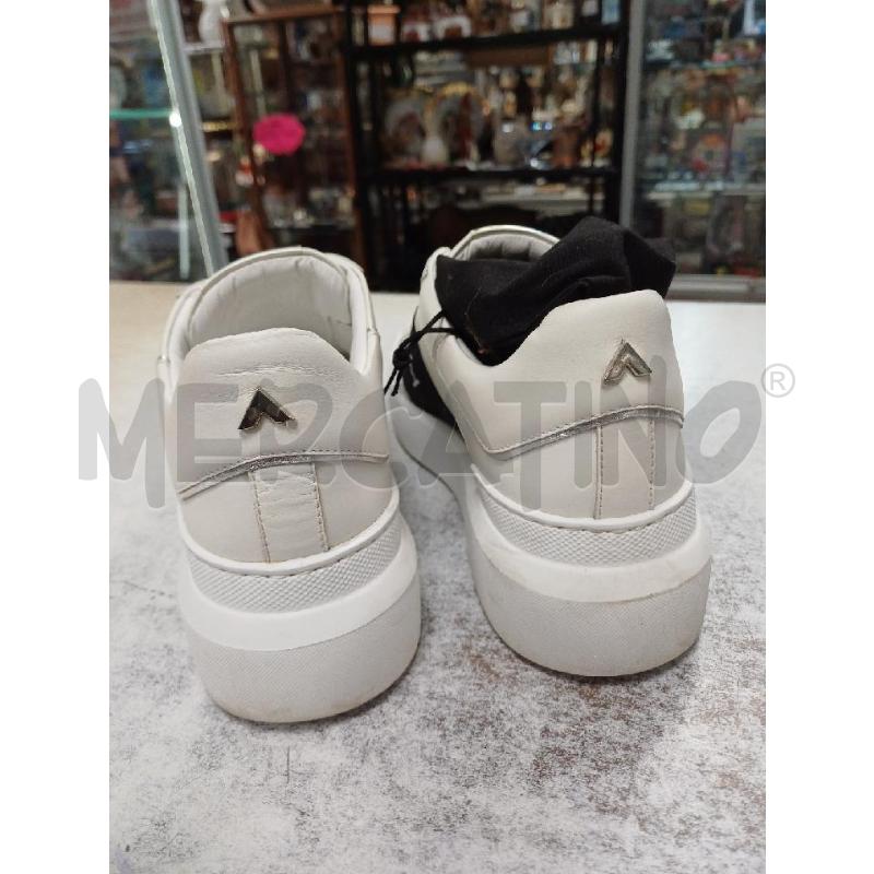 SNEAKERS DONNA BIANCO NERO STRASS ED PARRISH | Mercatino dell'Usato Moncalieri - fr. moriondo 3