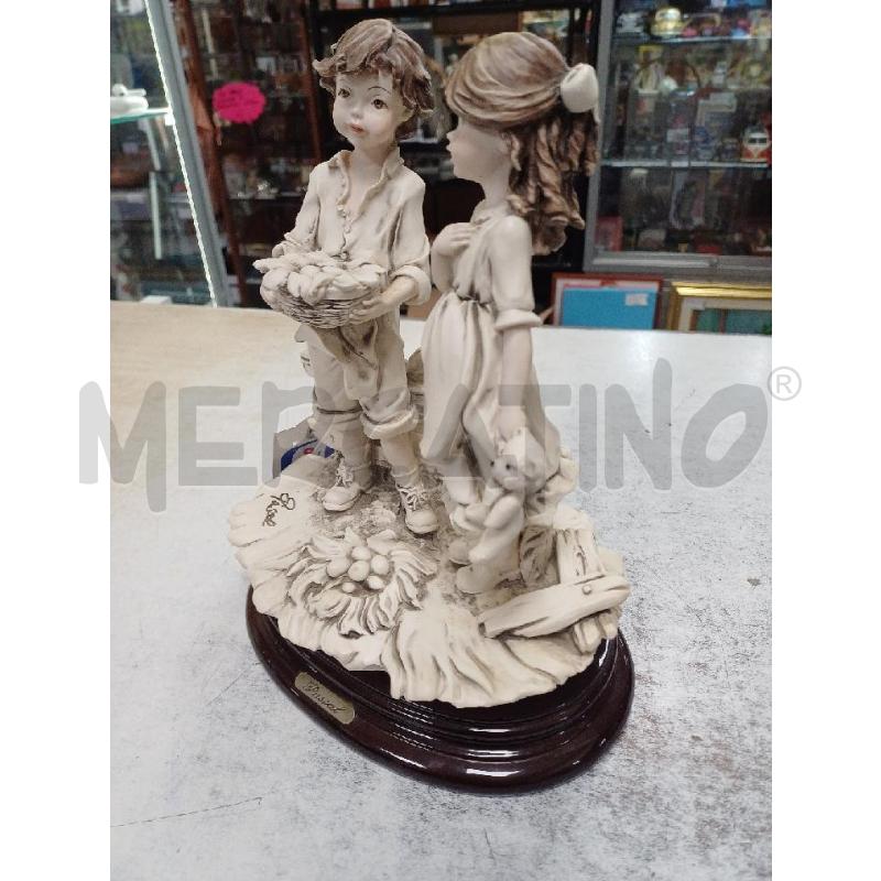 STATUA COPPIA RAGAZZI RESINA PSCAL | Mercatino dell'Usato Moncalieri - fr. moriondo 3
