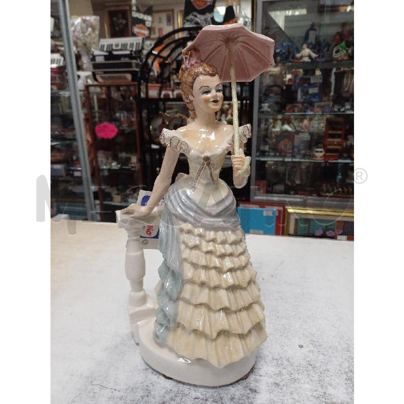 STATUA DAMA OMBRELLO ROSA  | Mercatino dell'Usato Moncalieri - fr. moriondo 1