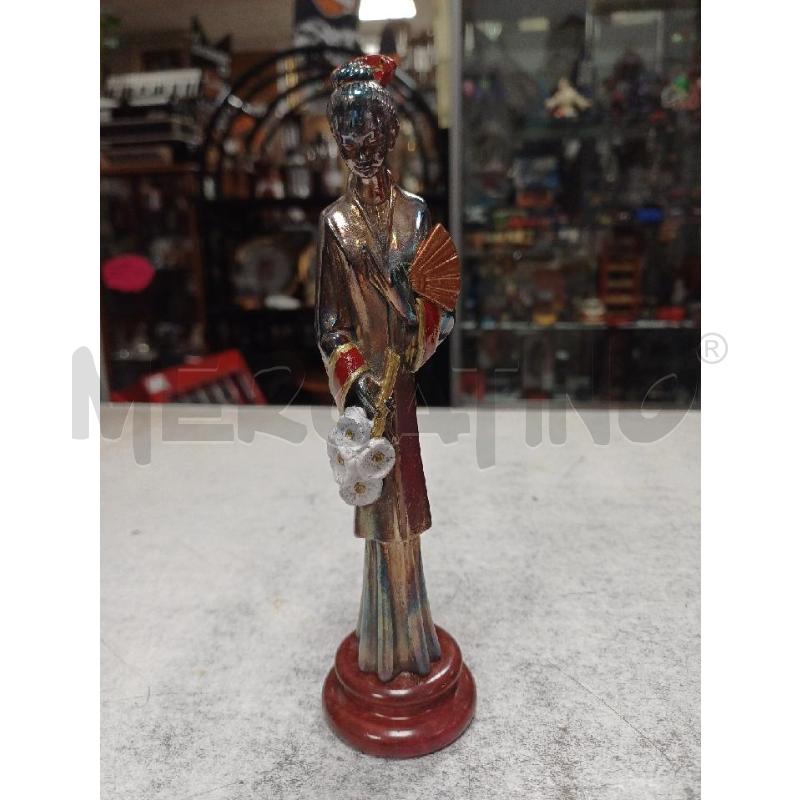 STATUETTA DAMA ARGENTATA ORIENTALE | Mercatino dell'Usato Moncalieri - fr. moriondo 1