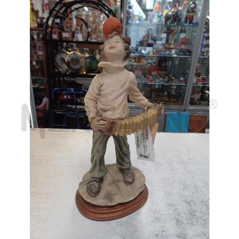 STATUETTA RAGAZZO RESINA COMBI | Mercatino dell'Usato Moncalieri - fr. moriondo 1