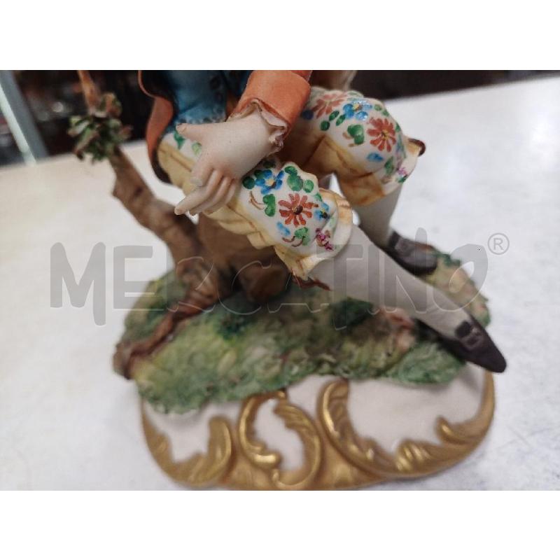 STATUETTA RAGAZZO SEDUTO CAPODIMONTE VOLTA | Mercatino dell'Usato Moncalieri - fr. moriondo 2