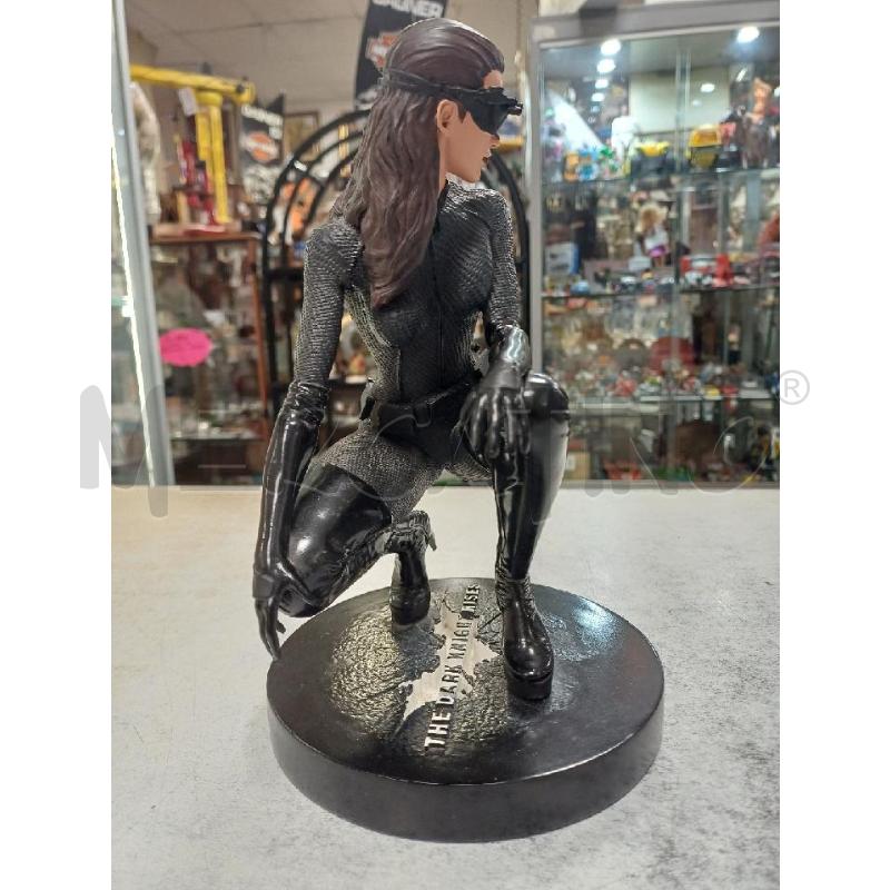 STATUETTA THE DARK KNIGHT RISER | Mercatino dell'Usato Moncalieri - fr. moriondo 2