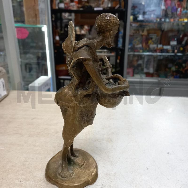 STATUETTA UOMO MUSICISTA OTTONE | Mercatino dell'Usato Moncalieri - fr. moriondo 2
