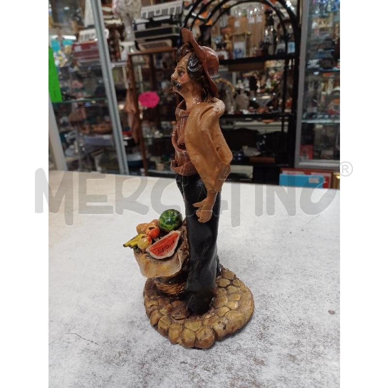 STATUETTA UOMO VECCHIO CESTO FRUTTA COCCIO | Mercatino dell'Usato Moncalieri - fr. moriondo 3