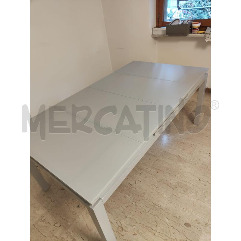 TAVOLO GRIGIO ALLUNGABILE 12 P NATERIAL | Mercatino dell'Usato Moncalieri - fr. moriondo 1