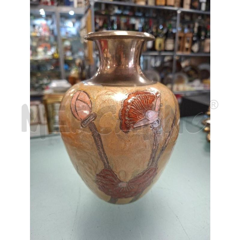 VASO IN OTTONE CON FIORI ROSA | Mercatino dell'Usato Moncalieri - fr. moriondo 1