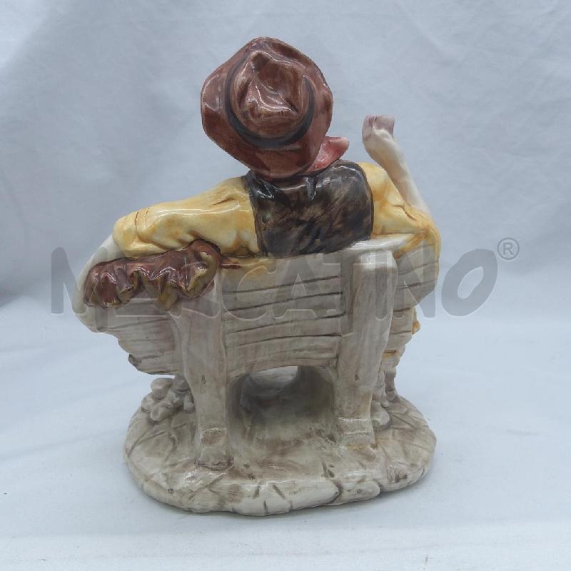 CAPODIMONTE CERAMICA BEVITORE SU PANCHINA | Mercatino dell'Usato San maurizio canavese 2