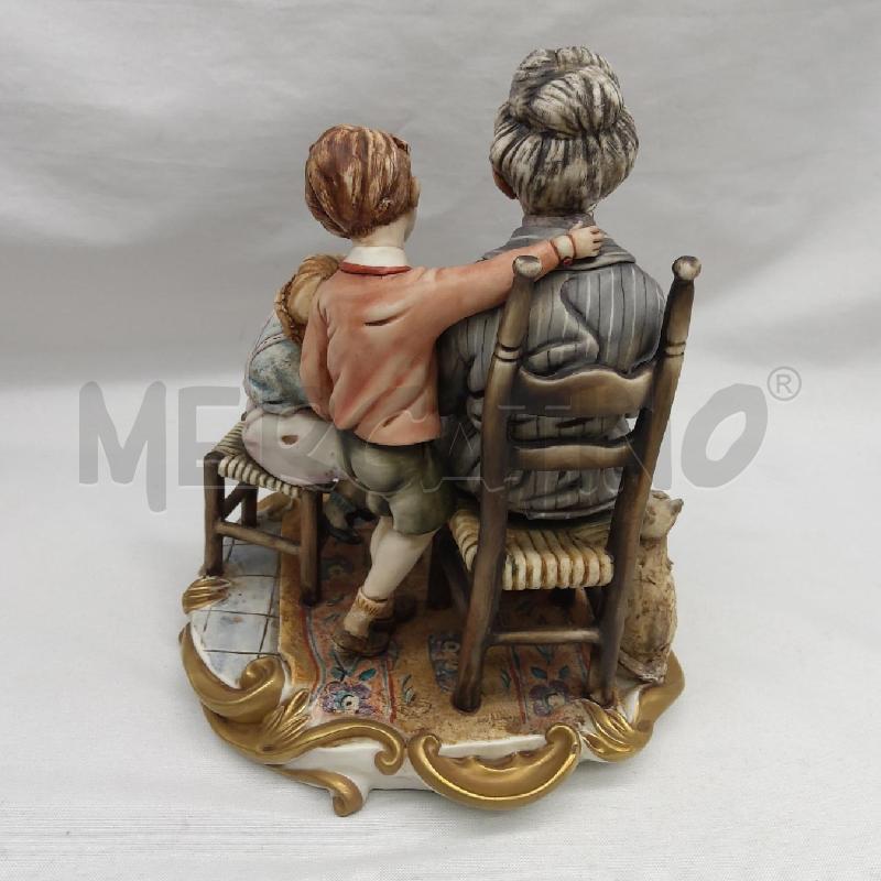 CAPODIMONTE NONNA CHE LEGGE AI NIPOTI RORI | Mercatino dell'Usato San maurizio canavese 4