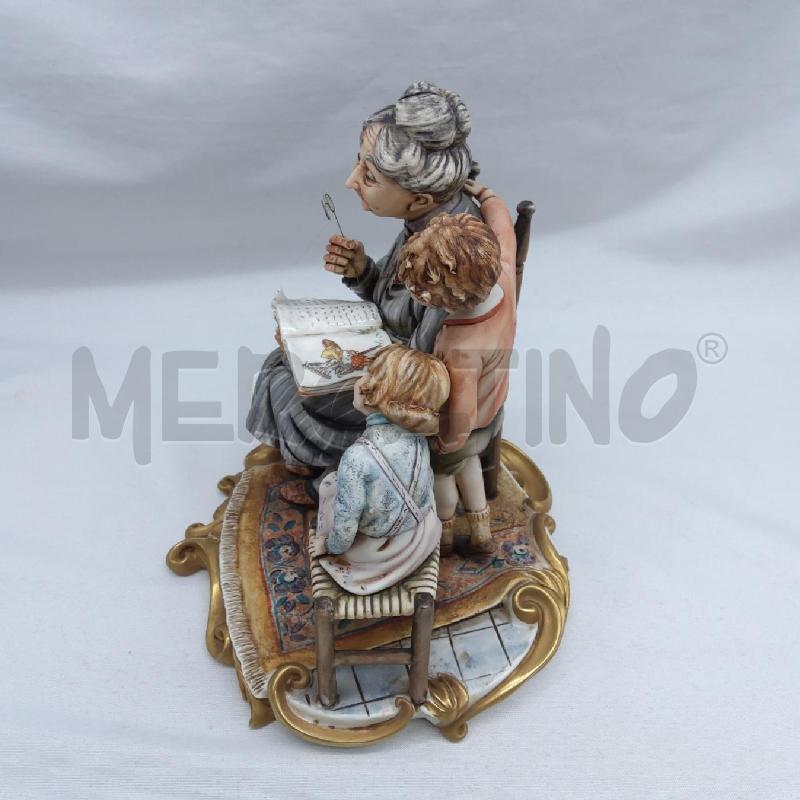 CAPODIMONTE NONNA CHE LEGGE AI NIPOTI RORI | Mercatino dell'Usato San maurizio canavese 5