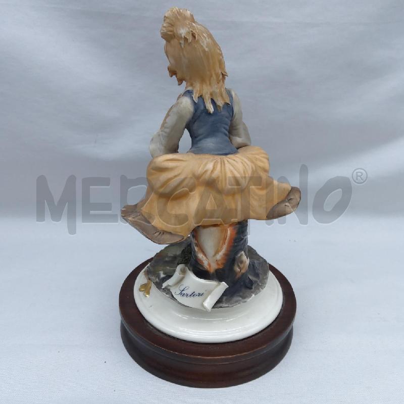 CAPODIMONTE SARTORI DAMINA CON COLOMBA | Mercatino dell'Usato San maurizio canavese 2