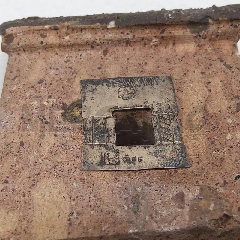 CASETTA PIETRA CON FINESTRA IN LAMINA | Mercatino dell'Usato San maurizio canavese 4