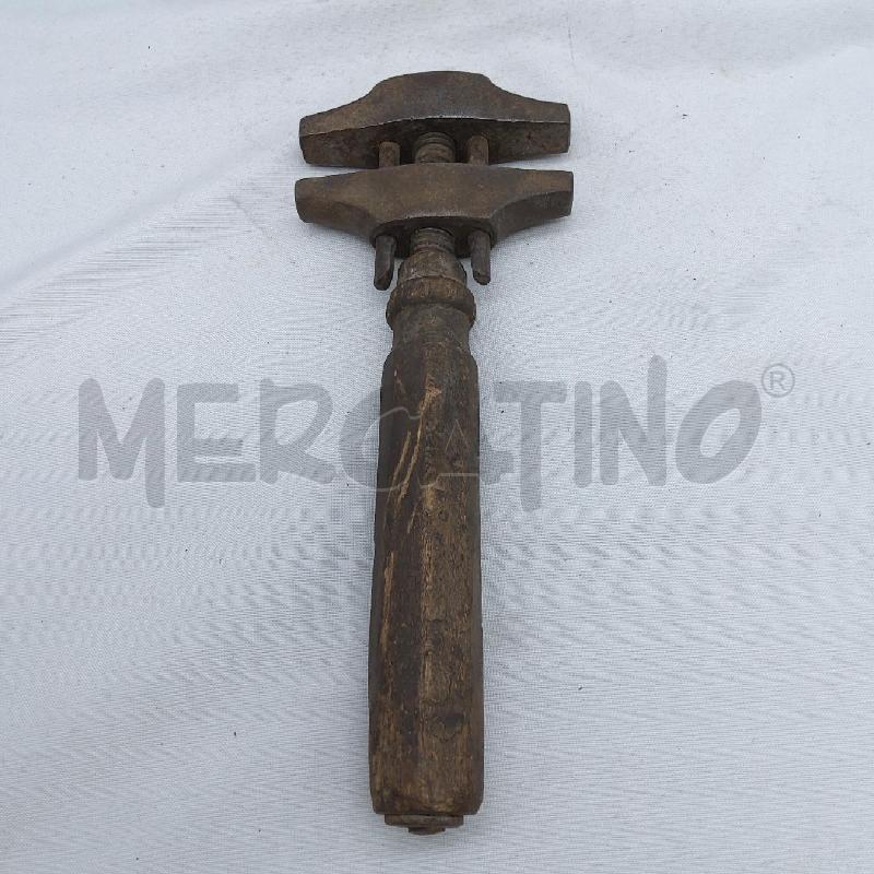 CHIAVE VINTAGE MANICO LEGNO VITE SENZA FINE | Mercatino dell'Usato San maurizio canavese 1