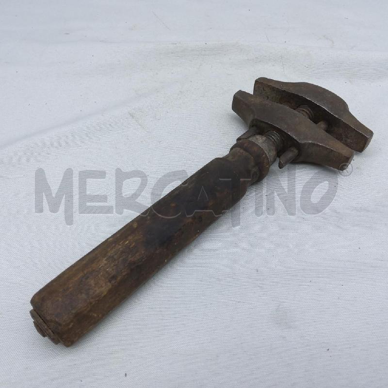 CHIAVE VINTAGE MANICO LEGNO VITE SENZA FINE | Mercatino dell'Usato San maurizio canavese 3