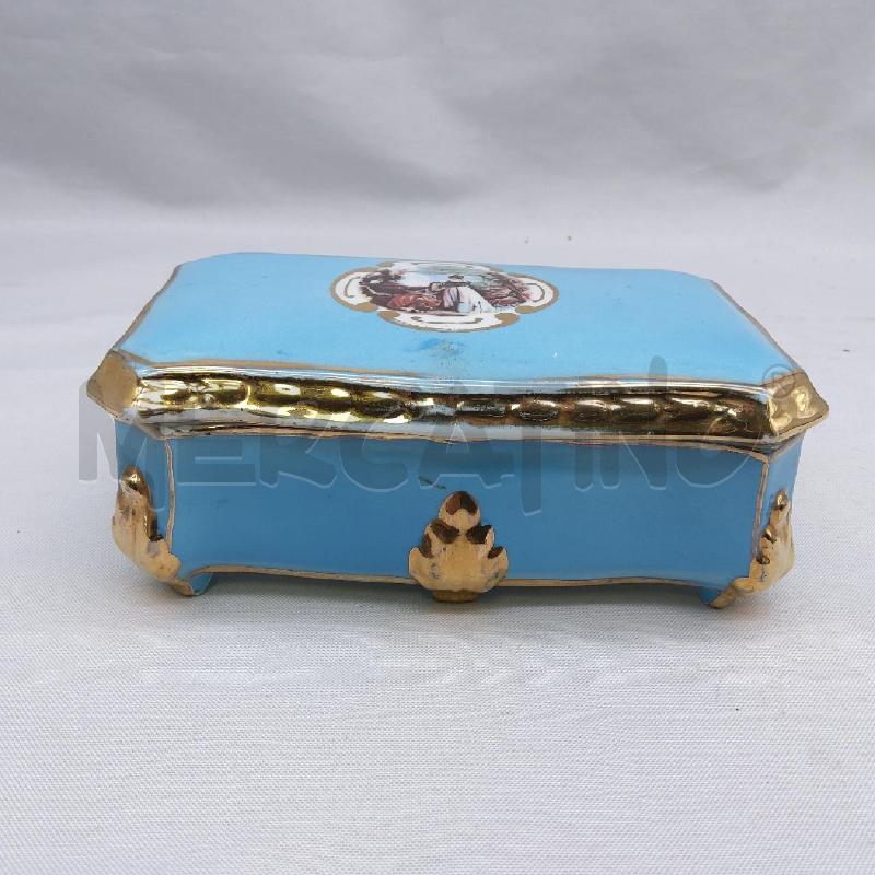 COFANETTO RETT CERAMICA AZZURRA MEDAGLIONE DAME | Mercatino dell'Usato San maurizio canavese 2