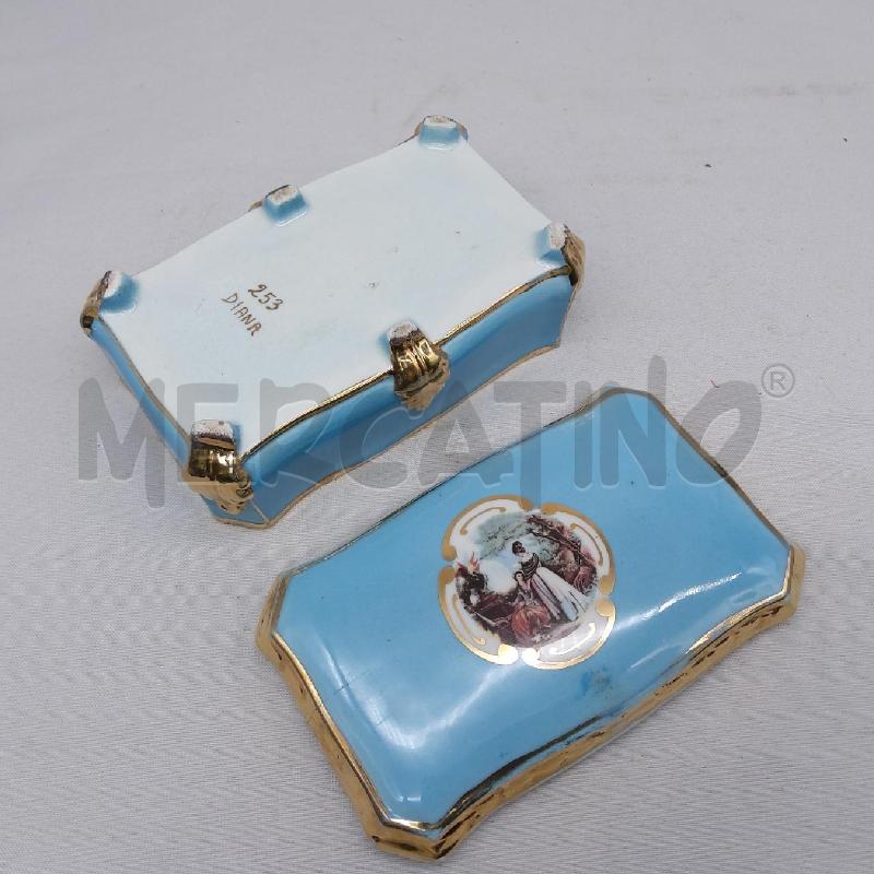 COFANETTO RETT CERAMICA AZZURRA MEDAGLIONE DAME | Mercatino dell'Usato San maurizio canavese 4