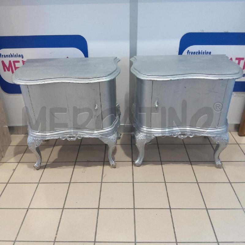 COMODINI COPPIA GRIGIO ARGENTO CABRIOLE ANTINA | Mercatino dell'Usato San maurizio canavese 1
