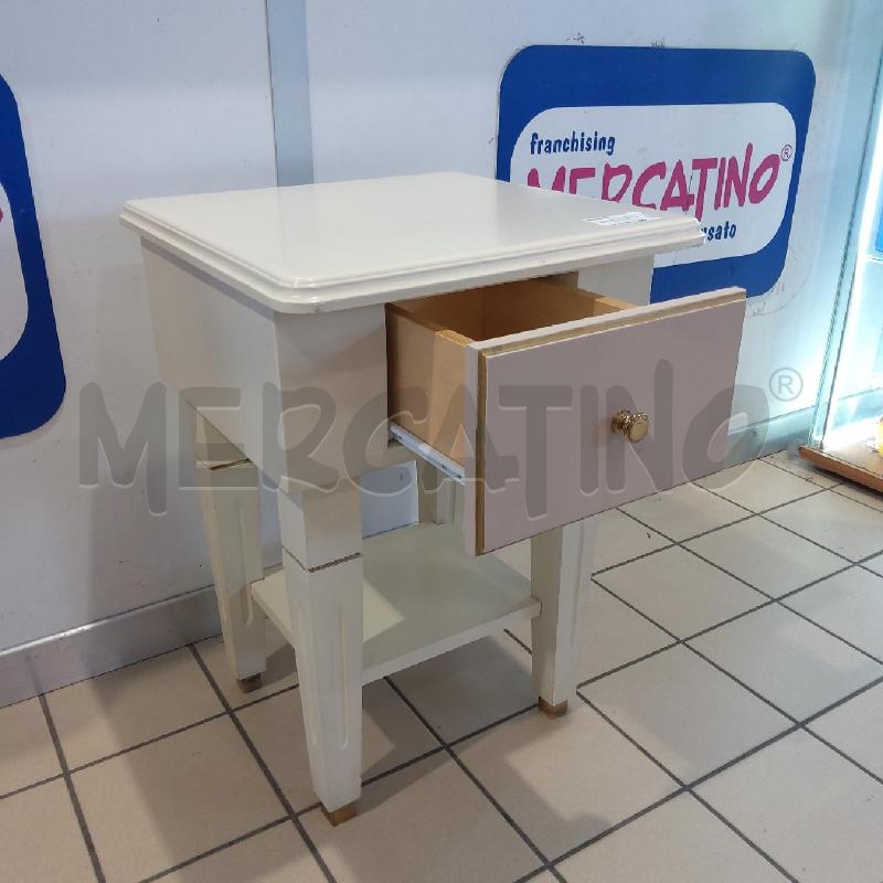 COMODINO 1 CASSETTO PANNA POMELLO PIEDINI DORATI | Mercatino dell'Usato San maurizio canavese 1