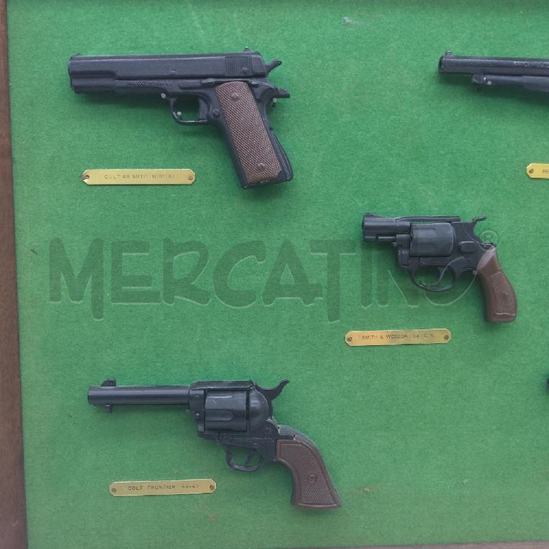 ESPOSITORE CON 5 PISTOLE PANNO VERDE | Mercatino dell'Usato San maurizio canavese 2