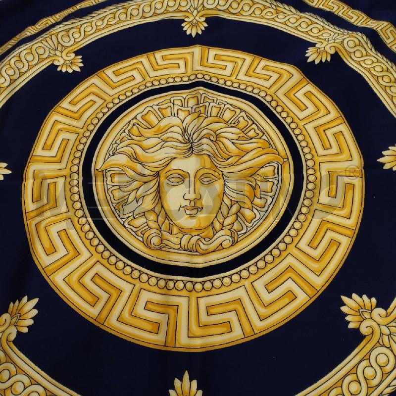 FOULARD GIANNI VERSACE BLU MEDUSA  | Mercatino dell'Usato San maurizio canavese 3