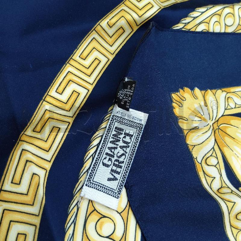 FOULARD GIANNI VERSACE BLU MEDUSA  | Mercatino dell'Usato San maurizio canavese 4