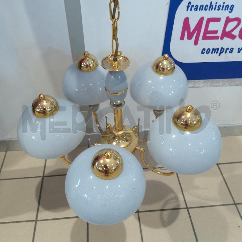 LAMPADARIO DORATO 5 LUCI COPPE VETRO SEMISFERA OPACO PUNTINATO | Mercatino dell'Usato San maurizio canavese 2