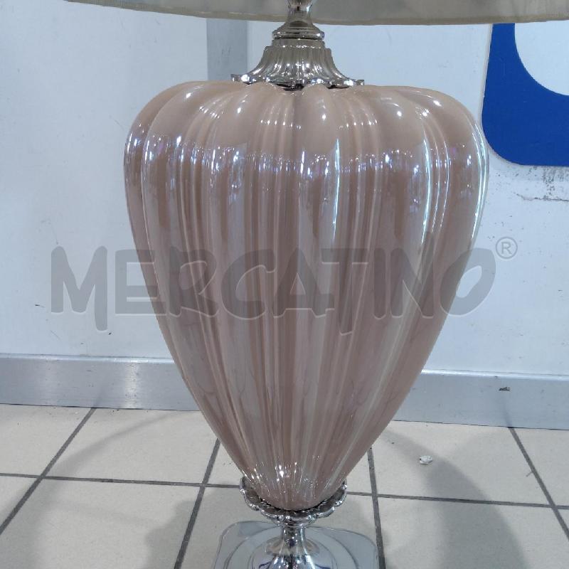 LAMPADA CERAMICA BEIGE BASE CROMATA CAPPELLO FIORI VIOLA | Mercatino dell'Usato San maurizio canavese 3