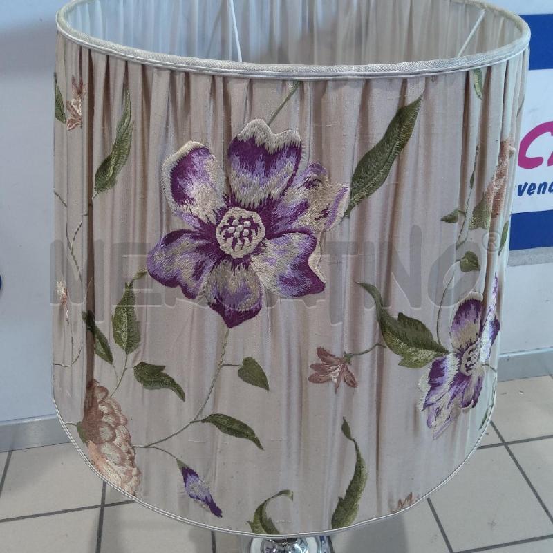 LAMPADA CERAMICA BEIGE BASE CROMATA CAPPELLO FIORI VIOLA | Mercatino dell'Usato San maurizio canavese 4