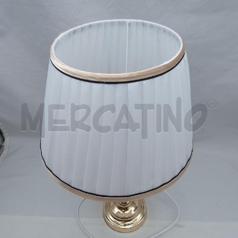 LAMPADA TAVOLO BASE METALLO DORATO CAPPELLO BIANCO PLISSETTATO | Mercatino dell'Usato San maurizio canavese 2