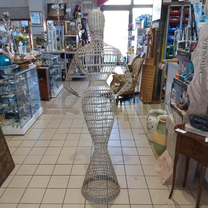 MANICHINO DA ARREDO VIMINI BIANCO | Mercatino dell'Usato San maurizio canavese 1