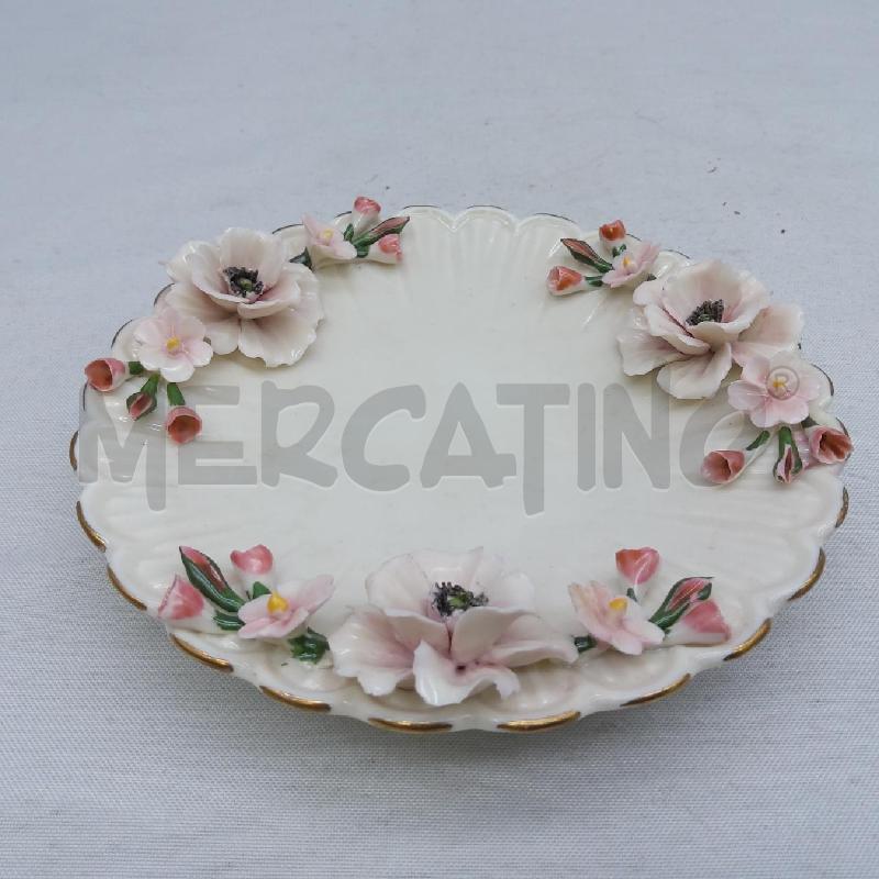 PIATTINO CERAMICA ROSELLINE RILIEVO | Mercatino dell'Usato San maurizio canavese 1