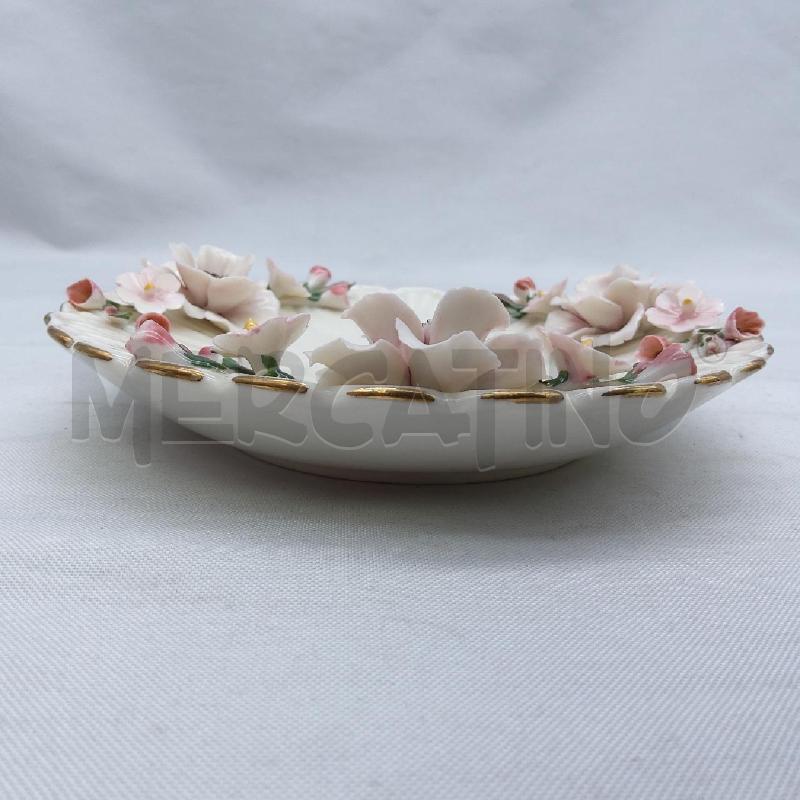 PIATTINO CERAMICA ROSELLINE RILIEVO | Mercatino dell'Usato San maurizio canavese 2