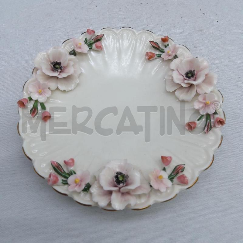 PIATTINO CERAMICA ROSELLINE RILIEVO | Mercatino dell'Usato San maurizio canavese 3