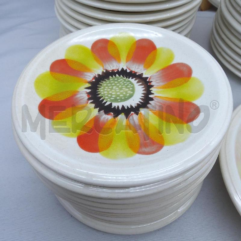PIATTI PZ. 39 CERAMICA CCC 3C ITALY FIORE CENTRALE | Mercatino dell'Usato San maurizio canavese 2