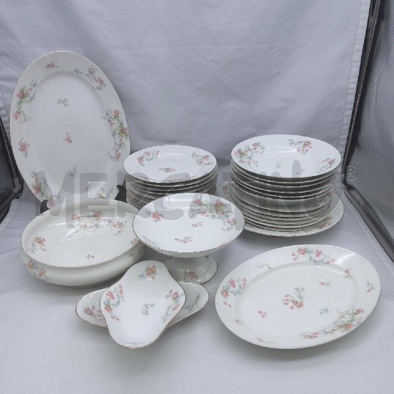 PIATTI SERVIZIO PZ. 41 LIMOGES ROSELLINE  | Mercatino dell'Usato San maurizio canavese 1